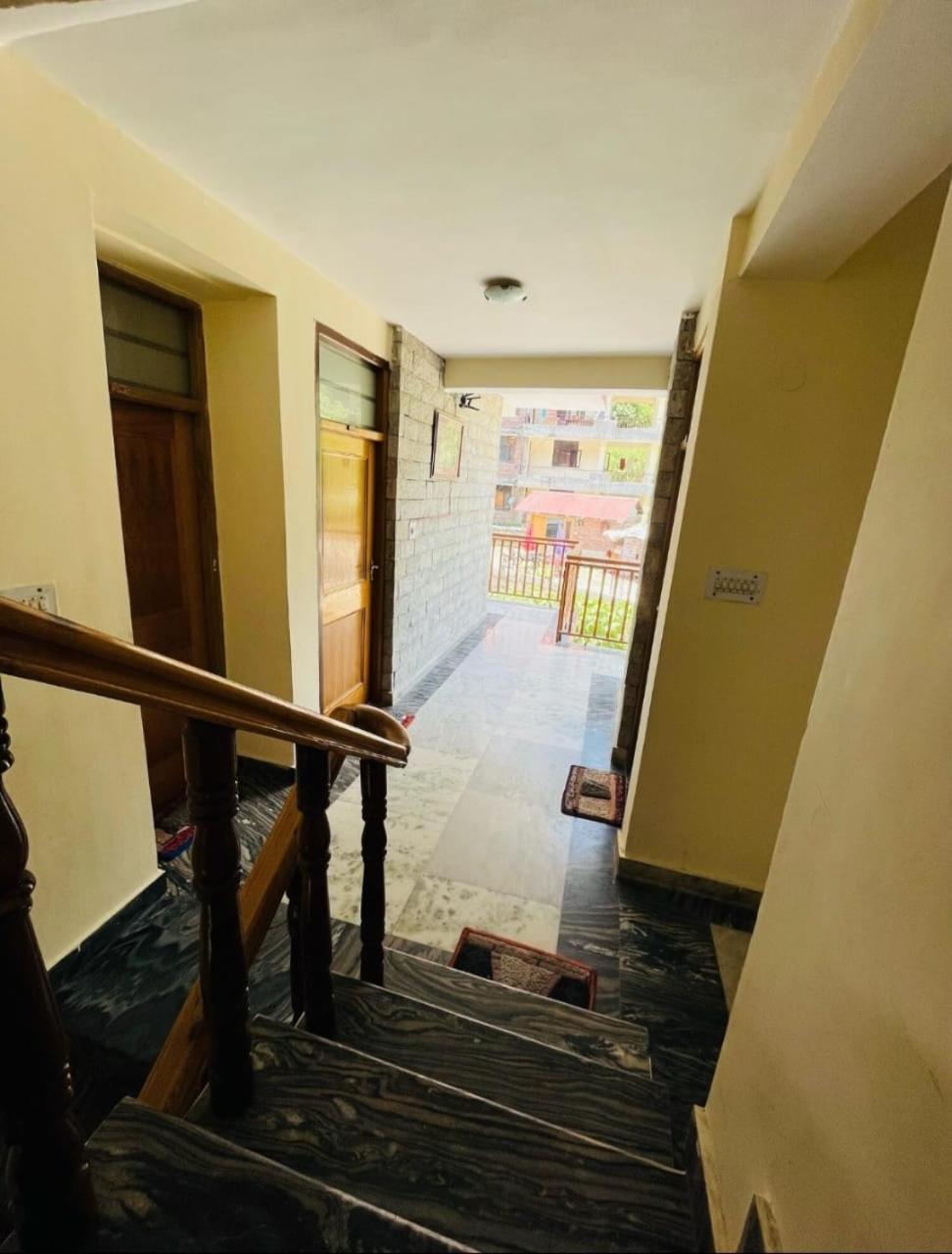 Hotel Hadimba Regency ! Free 4 Wheeler Parking ! Mountain View Rooms ! Near Mall Road Manali Εξωτερικό φωτογραφία
