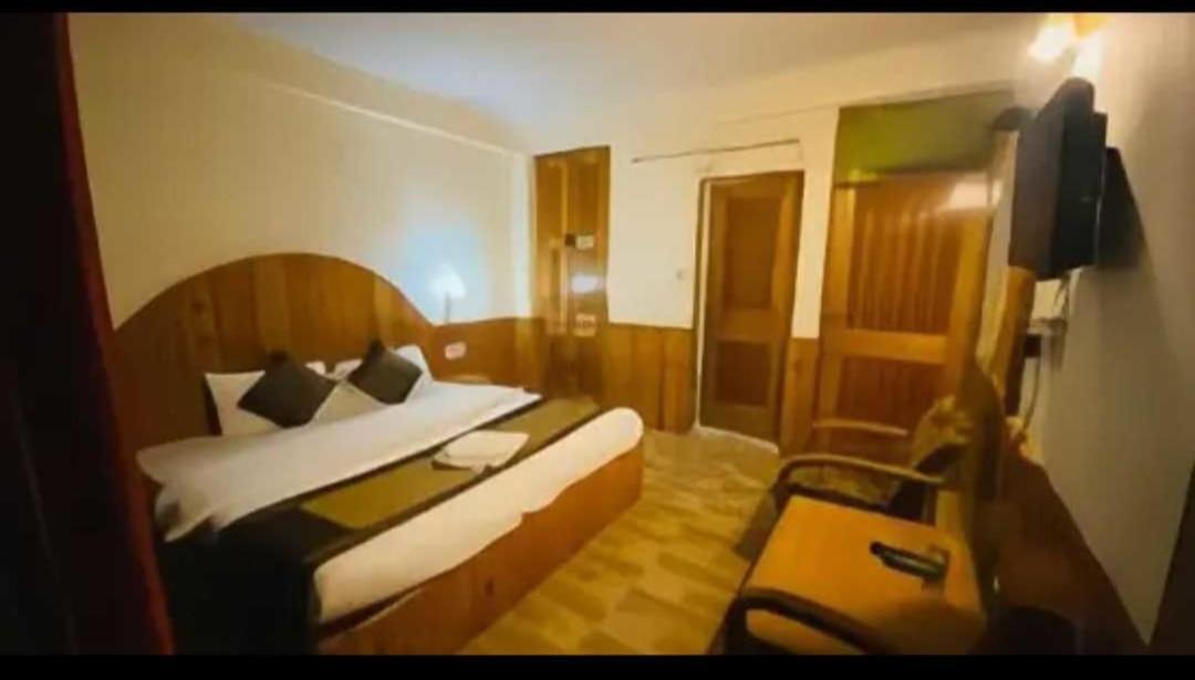 Hotel Hadimba Regency ! Free 4 Wheeler Parking ! Mountain View Rooms ! Near Mall Road Manali Εξωτερικό φωτογραφία